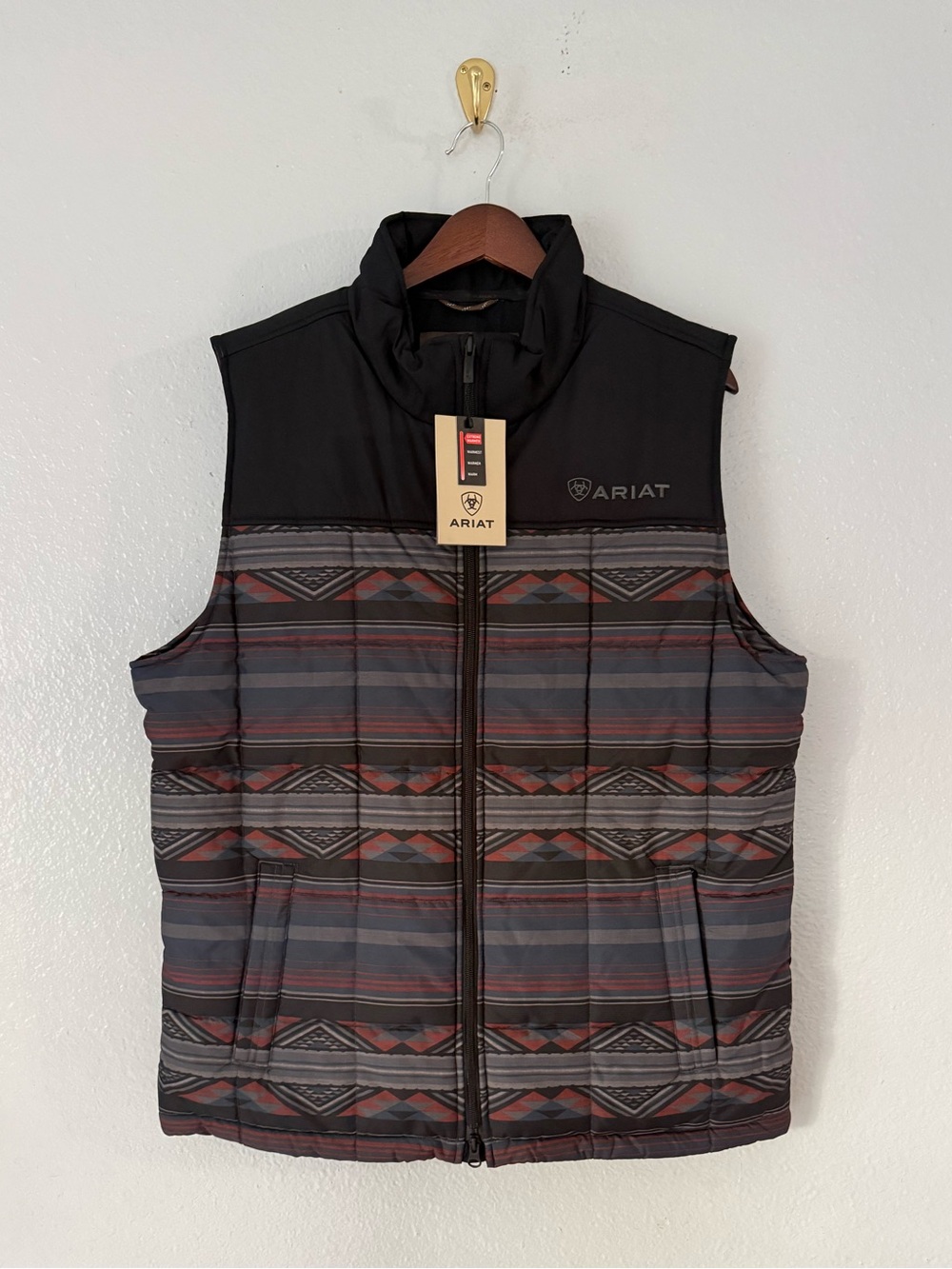 New Ariat Men’s Vest Size: Large